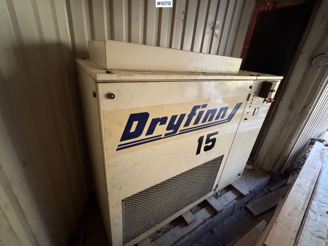 1997 Dryfinn 15 drying unit with circulation fans and trolley - 산업용 공조 설비 : 사진 2 1997 Dryfinn 15 drying unit with circulation fans and trolley - 산업용 공조 설비 : 사진 2
