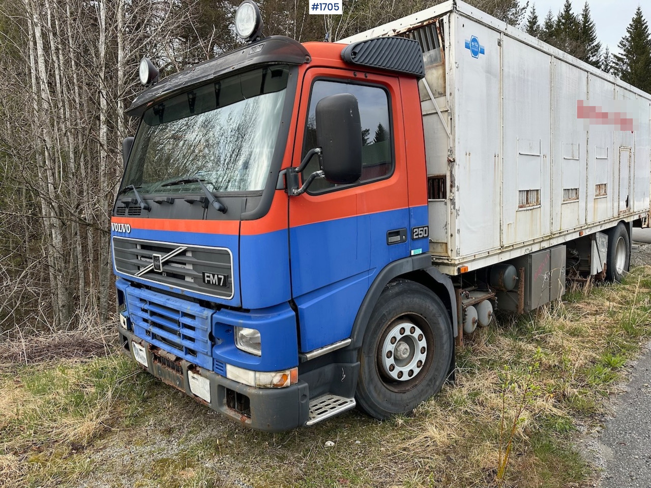 2000 Volvo 250 4x2 reparasjonsobjekt - 박스 트럭 : 사진 3 2000 Volvo 250 4x2 reparasjonsobjekt - 박스 트럭 : 사진 3
