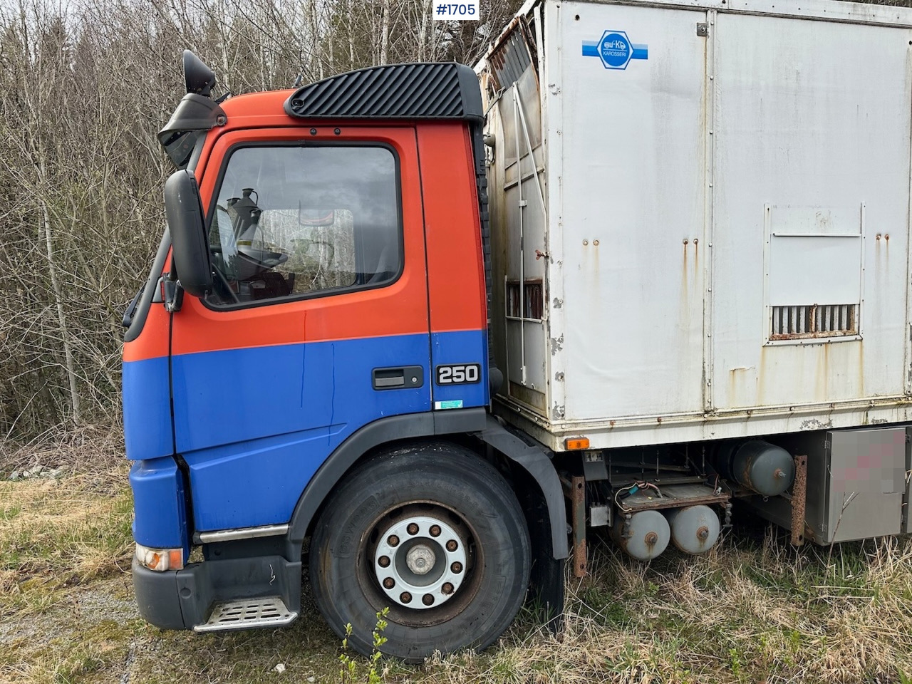 2000 Volvo 250 4x2 reparasjonsobjekt - 박스 트럭 : 사진 4 2000 Volvo 250 4x2 reparasjonsobjekt - 박스 트럭 : 사진 4