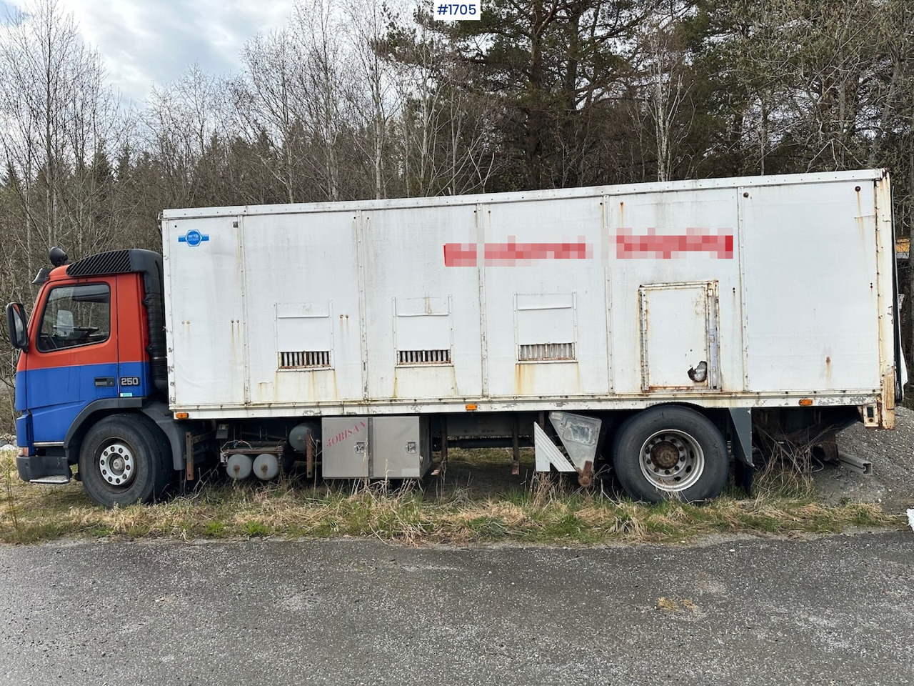 2000 Volvo 250 4x2 reparasjonsobjekt - 박스 트럭 : 사진 5 2000 Volvo 250 4x2 reparasjonsobjekt - 박스 트럭 : 사진 5
