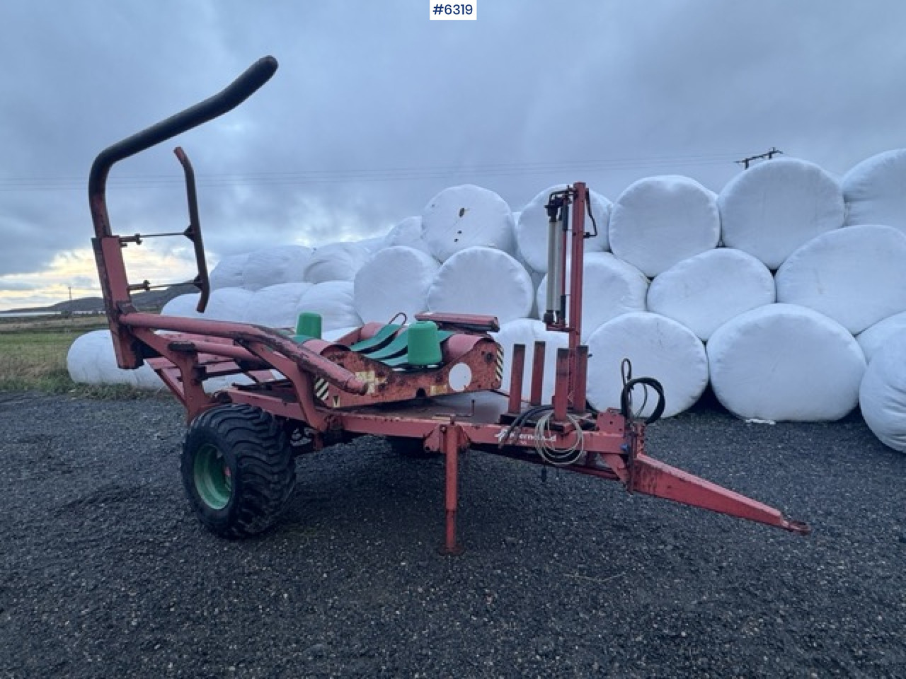 2002 Kverneland UN 7515 round bale wrapper - 건초 및 목초 장비 : 사진 2 2002 Kverneland UN 7515 round bale wrapper - 건초 및 목초 장비 : 사진 2