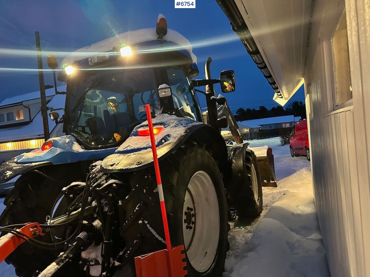 2004 New Holland TS115A 4x4 w/ Front loader, bucket, grading bucket and snow blower. - 장궤형 트랙터 : 사진 5 2004 New Holland TS115A 4x4 w/ Front loader, bucket, grading bucket and snow blower. - 장궤형 트랙터 : 사진 5