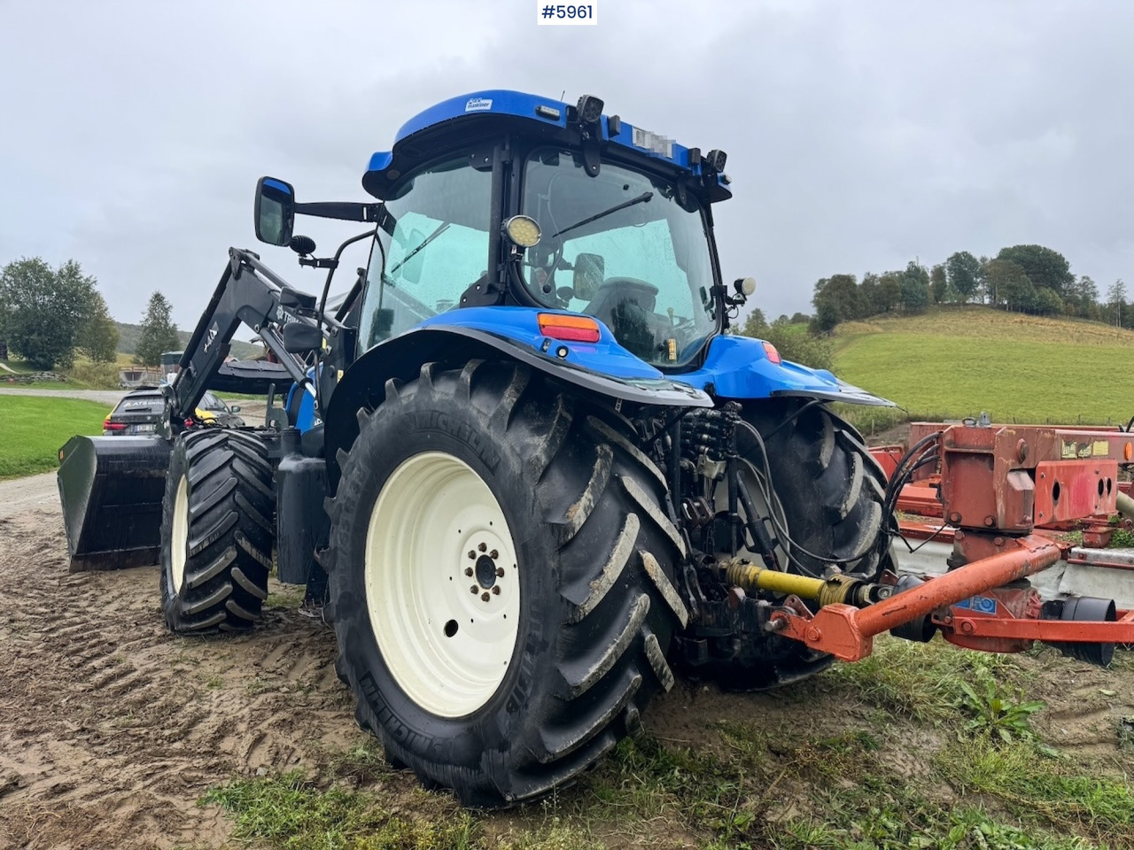 2004 New Holland TS115A with front loader - 장궤형 트랙터 : 사진 5 2004 New Holland TS115A with front loader - 장궤형 트랙터 : 사진 5
