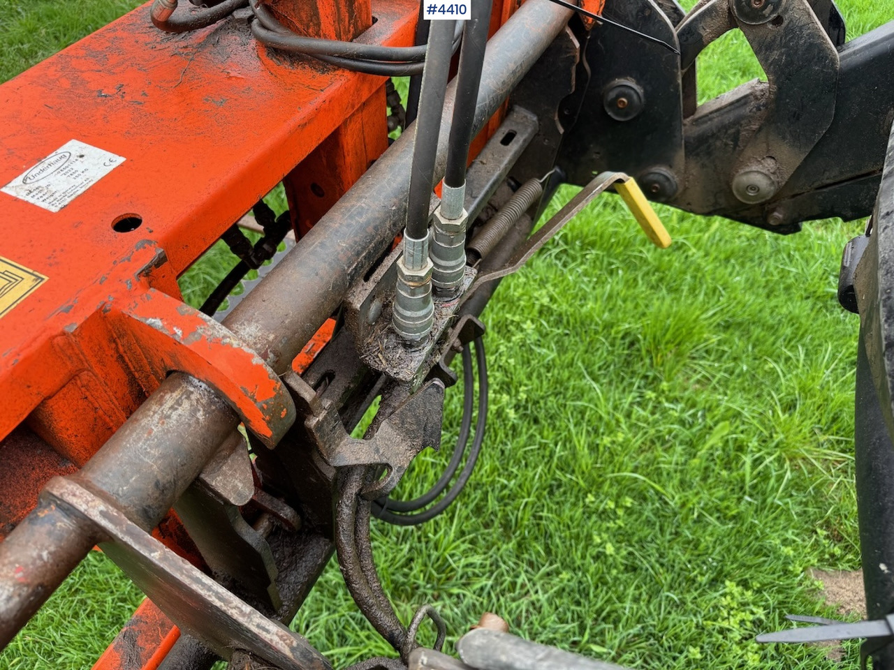 리스 2006 New Holland TL100 A w/Front Loader. 2006 New Holland TL100 A w/Front Loader. : 사진 14 리스 2006 New Holland TL100 A w/Front Loader. 2006 New Holland TL100 A w/Front Loader. : 사진 14