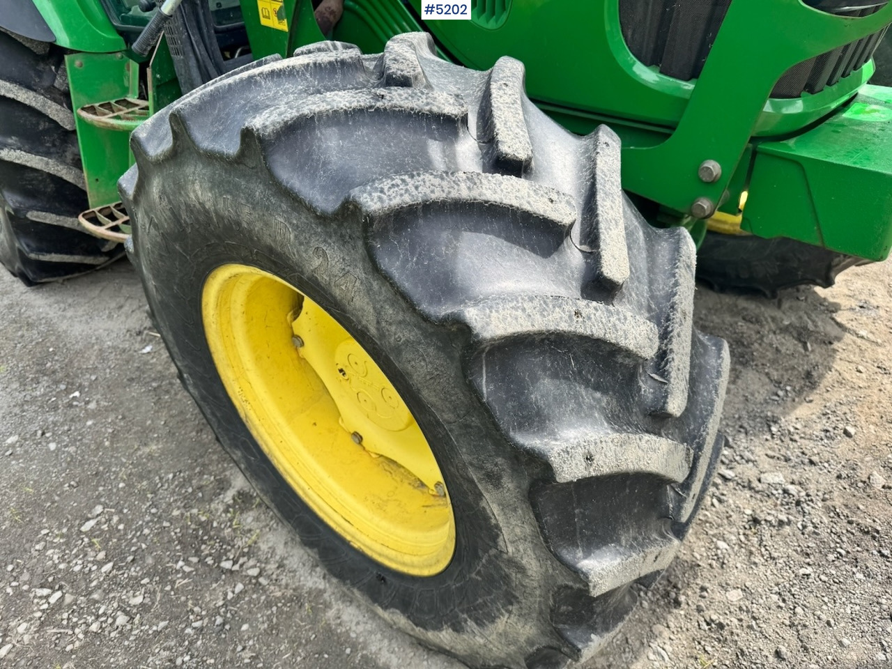 2011 John Deere 5100R 4x4 w/ Front loader and bucket. 2730 hours! - 장궤형 트랙터 : 사진 5 2011 John Deere 5100R 4x4 w/ Front loader and bucket. 2730 hours! - 장궤형 트랙터 : 사진 5