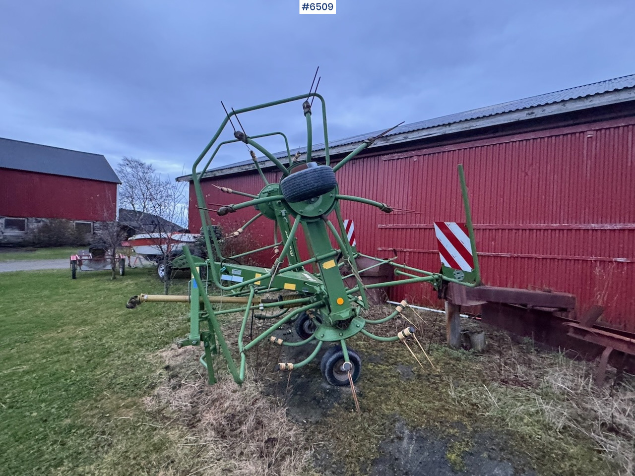 2011 Krone KW 5.52 tedder - 건초 및 목초 장비 : 사진 2 2011 Krone KW 5.52 tedder - 건초 및 목초 장비 : 사진 2