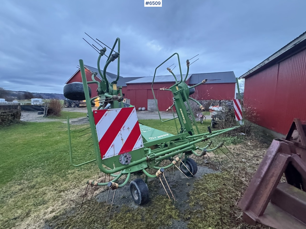 2011 Krone KW 5.52 tedder - 건초 및 목초 장비 : 사진 4 2011 Krone KW 5.52 tedder - 건초 및 목초 장비 : 사진 4