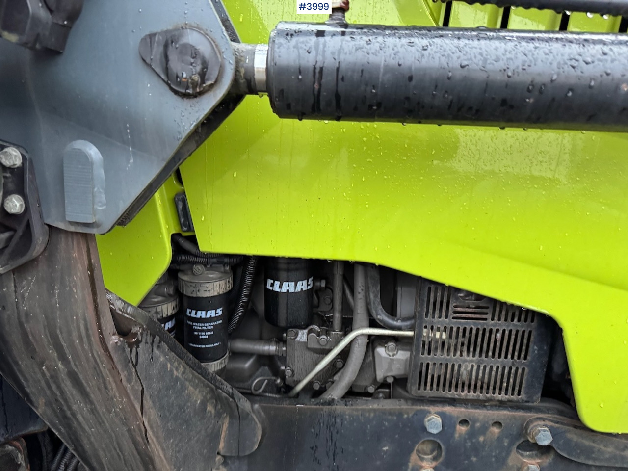 장궤형 트랙터 2012 Claas Arion 640 w/ front loader : 사진 27