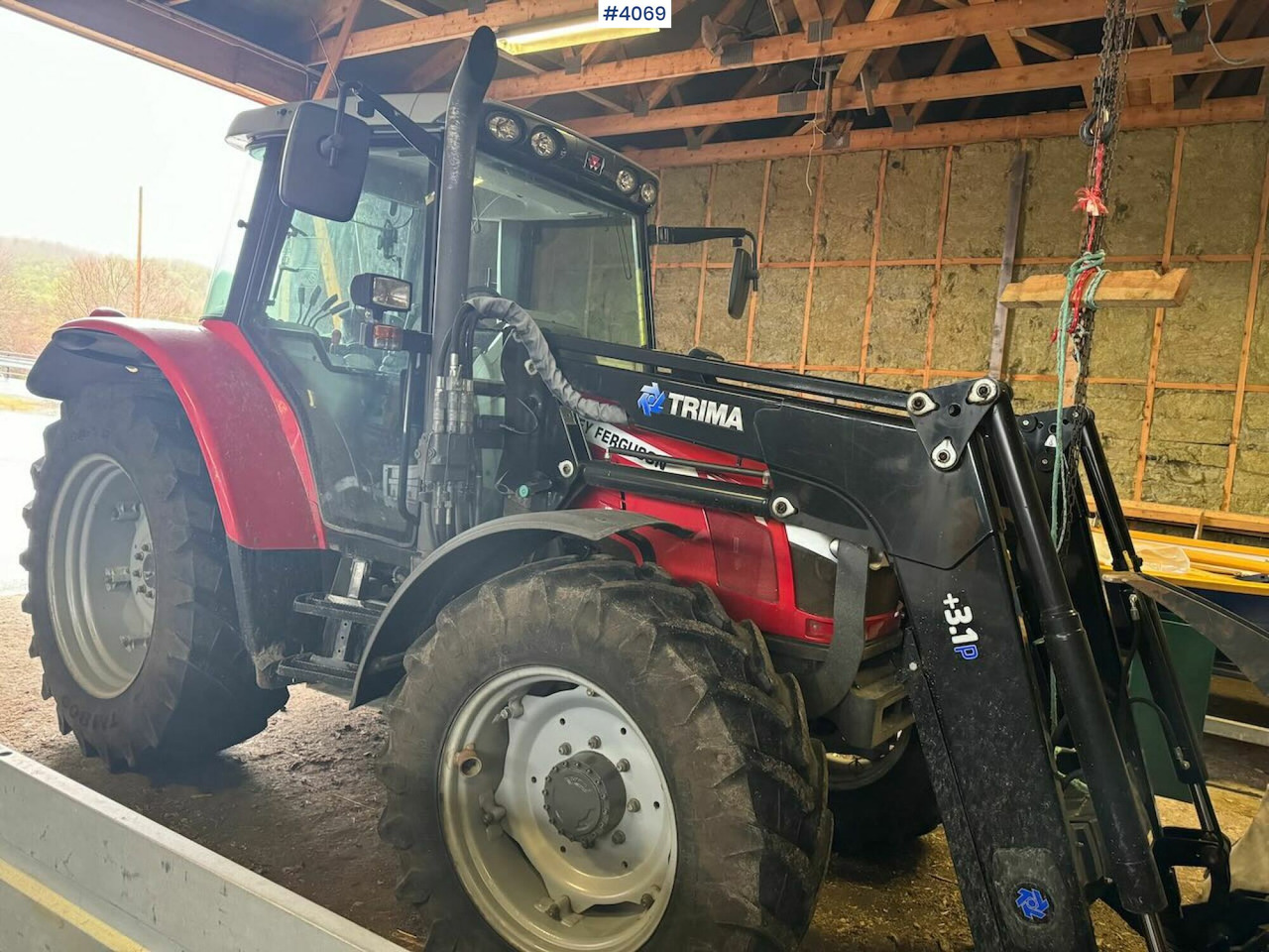 2013 Massey Ferguson 5455 w/ front loader, 2 buckets, pallet forks and blades. 1020 hours! - 장궤형 트랙터 : 사진 1 2013 Massey Ferguson 5455 w/ front loader, 2 buckets, pallet forks and blades. 1020 hours! - 장궤형 트랙터 : 사진 1