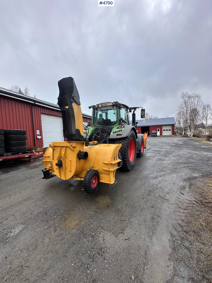 2014 Fendt 514 Vario 4x4 w/ front loader, folding plow, snow blower and sand spreader - 장궤형 트랙터 : 사진 4 2014 Fendt 514 Vario 4x4 w/ front loader, folding plow, snow blower and sand spreader - 장궤형 트랙터 : 사진 4