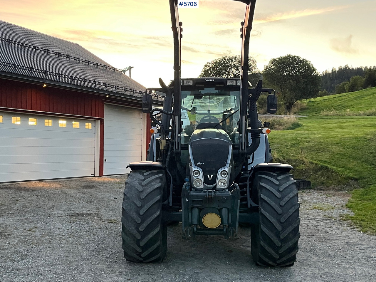 2014 Valtra N143 Direct, well equipped! - 장궤형 트랙터 : 사진 2 2014 Valtra N143 Direct, well equipped! - 장궤형 트랙터 : 사진 2