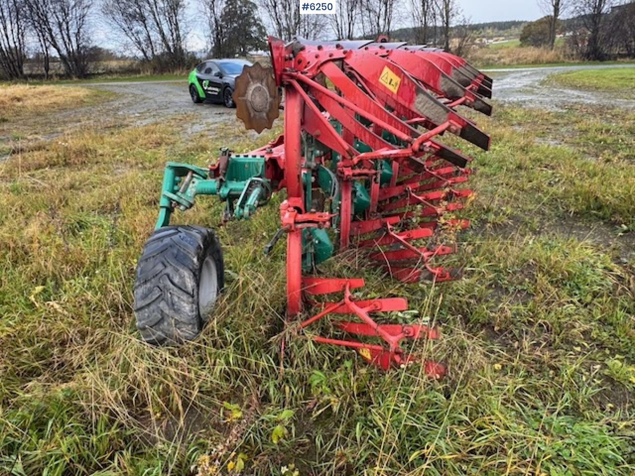 2017 Kverneland EG 5-coil reversible plow w/ new coulters and extra equipment! - 해로 : 사진 5 2017 Kverneland EG 5-coil reversible plow w/ new coulters and extra equipment! - 해로 : 사진 5