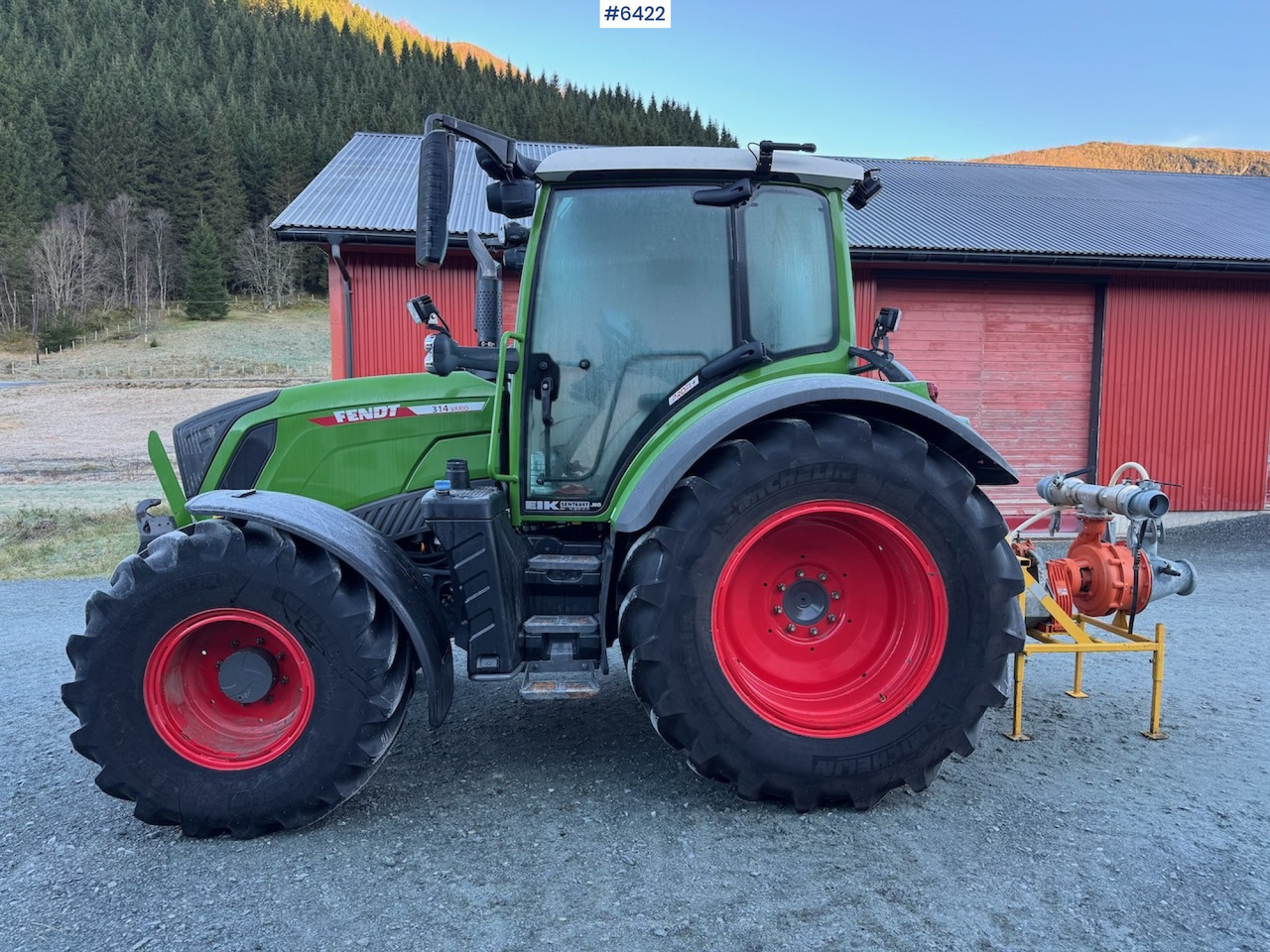 2021 Fendt 314 Vario Profi Plus w/ front hydraulics and front PTO. Low hours! - 장궤형 트랙터 : 사진 2 2021 Fendt 314 Vario Profi Plus w/ front hydraulics and front PTO. Low hours! - 장궤형 트랙터 : 사진 2