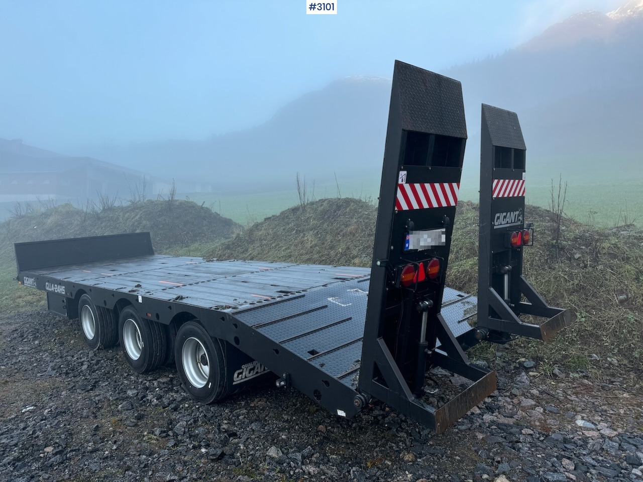 2021 Gigant Machine trailer with drive bridges - 저하대 트레일러 : 사진 1 2021 Gigant Machine trailer with drive bridges - 저하대 트레일러 : 사진 1