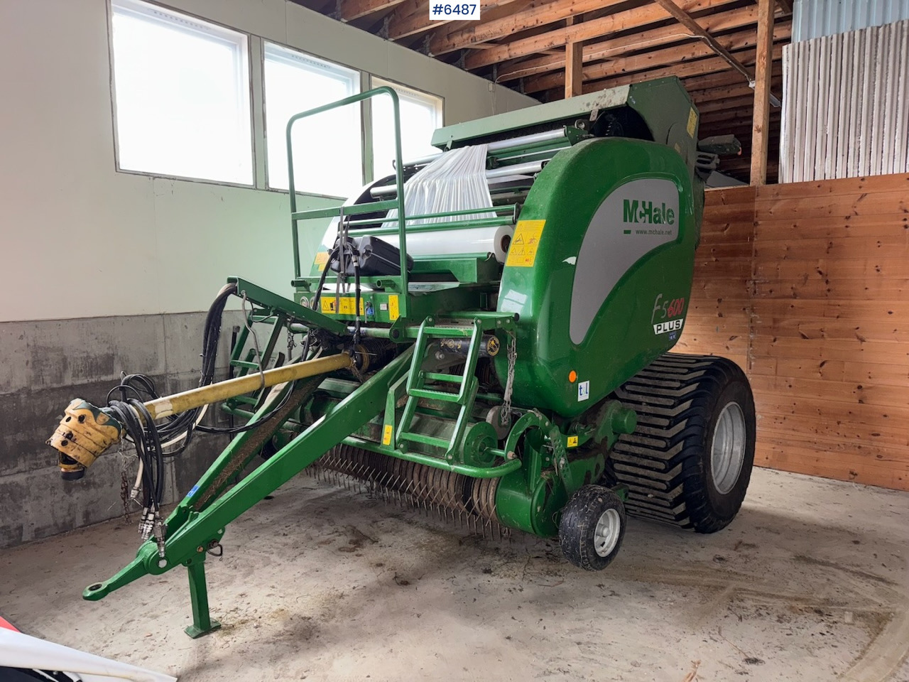 2021 McHale F5600 Plus w/ Camless Pick-Up and 710 Tires. - 건초 및 목초 장비 : 사진 1 2021 McHale F5600 Plus w/ Camless Pick-Up and 710 Tires. - 건초 및 목초 장비 : 사진 1