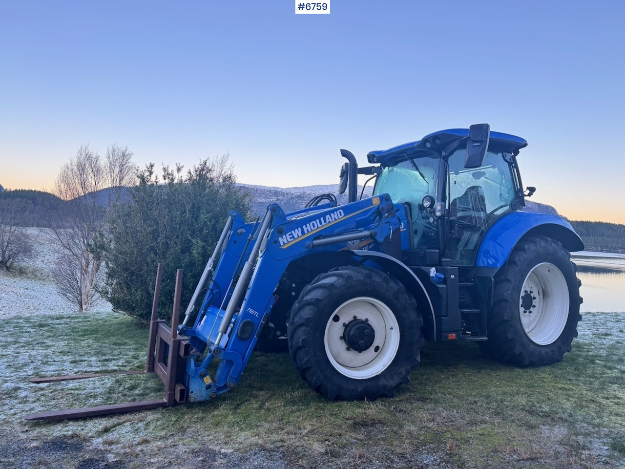 2021 New Holland T6.180 w/ Front loader, 2 sets of tires and Front hydraulics. 2100 hours. - 장궤형 트랙터 : 사진 2 2021 New Holland T6.180 w/ Front loader, 2 sets of tires and Front hydraulics. 2100 hours. - 장궤형 트랙터 : 사진 2