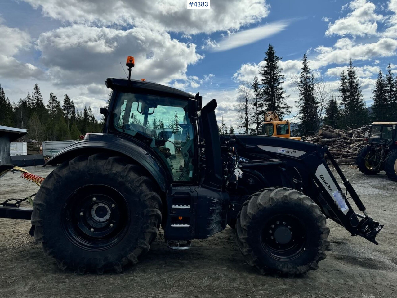 2021 Valtra T234 Versu w/ Quicke Q7 Front Loader - 장궤형 트랙터 : 사진 5 2021 Valtra T234 Versu w/ Quicke Q7 Front Loader - 장궤형 트랙터 : 사진 5