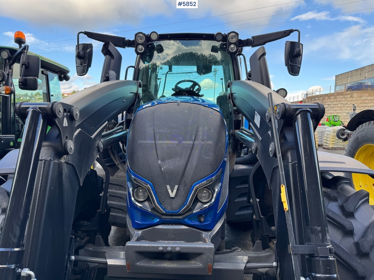 2022 Valtra N175 w/ front loader. - 장궤형 트랙터 : 사진 3 2022 Valtra N175 w/ front loader. - 장궤형 트랙터 : 사진 3