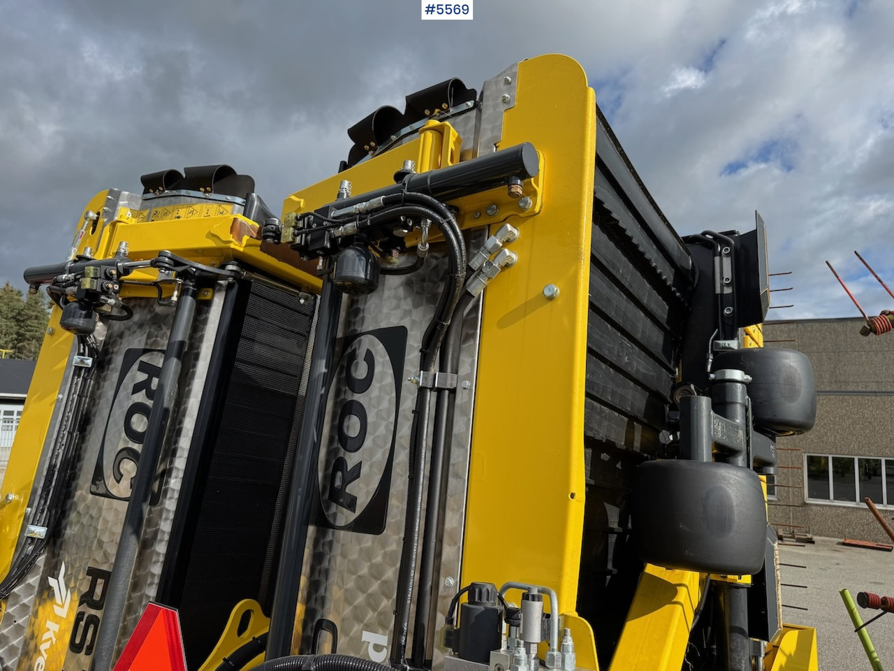 건초 및 목초 장비 2025 Kverneland ROC Pickup Collector Rake : 사진 9