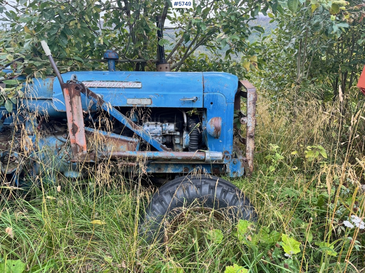 Ca. 1961 Fordson Super Major 4×2 Tractor w/ Bucket - 장궤형 트랙터 : 사진 3 Ca. 1961 Fordson Super Major 4×2 Tractor w/ Bucket - 장궤형 트랙터 : 사진 3