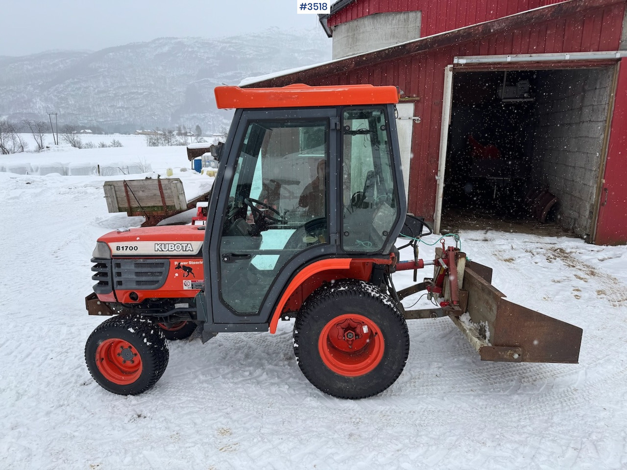 Kubota B1700 with low hours and some extra equipment - 장궤형 트랙터 : 사진 5 Kubota B1700 with low hours and some extra equipment - 장궤형 트랙터 : 사진 5