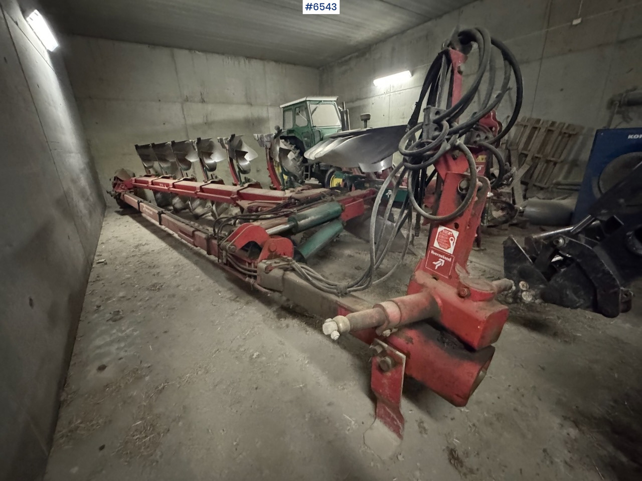 Kverneland PB100 6-Flour Vario Semi-Reversible Plough - 해로 : 사진 1 Kverneland PB100 6-Flour Vario Semi-Reversible Plough - 해로 : 사진 1