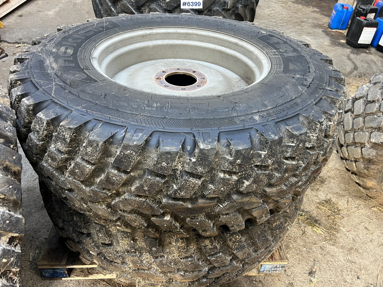 Nokian tri 2 studded tires for tractors - 휠 및 타이어 패키지 농업용 기계 용 : 사진 1 Nokian tri 2 studded tires for tractors - 휠 및 타이어 패키지 농업용 기계 용 : 사진 1