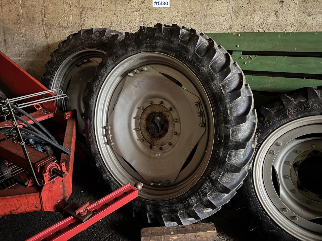 Sprayer wheels 12.4 R46 and 11.2 R32 - 스프레이 : 사진 1 Sprayer wheels 12.4 R46 and 11.2 R32 - 스프레이 : 사진 1