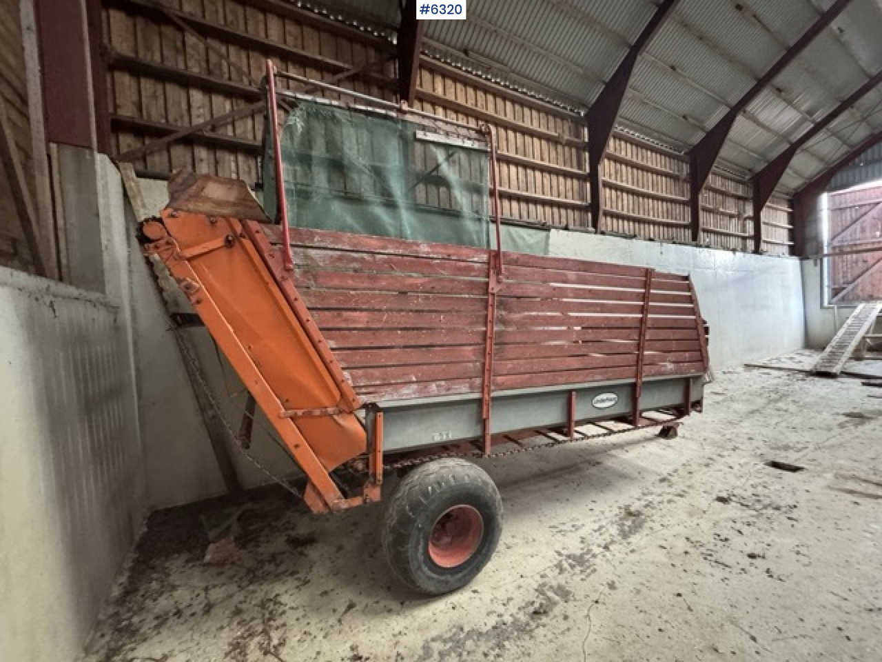 Underhaug 370 unloading wagon with discharge roller - 건초 및 목초 장비 : 사진 5 Underhaug 370 unloading wagon with discharge roller - 건초 및 목초 장비 : 사진 5
