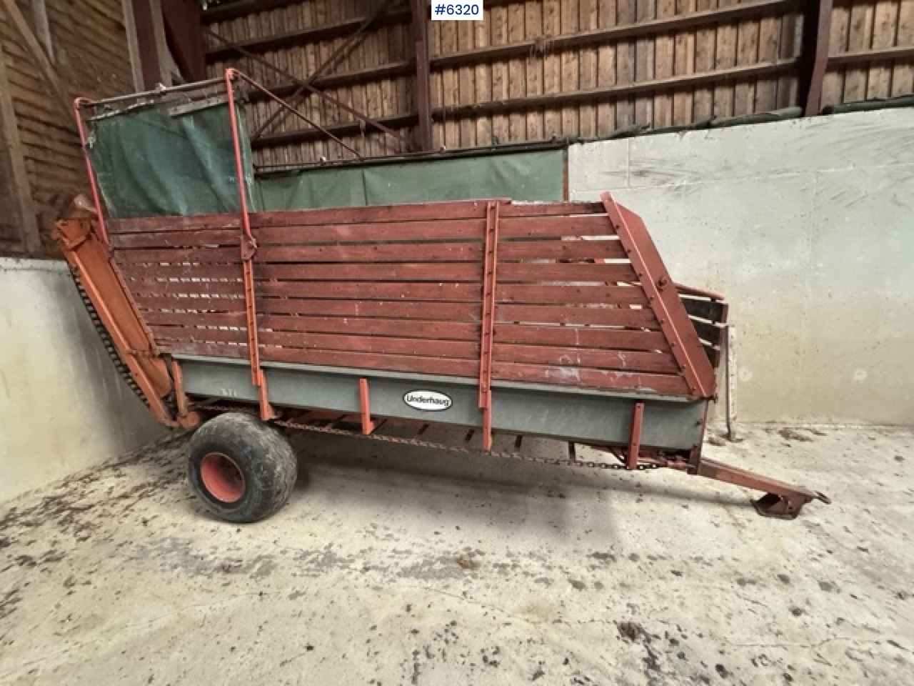 Underhaug 370 unloading wagon with discharge roller - 건초 및 목초 장비 : 사진 1 Underhaug 370 unloading wagon with discharge roller - 건초 및 목초 장비 : 사진 1