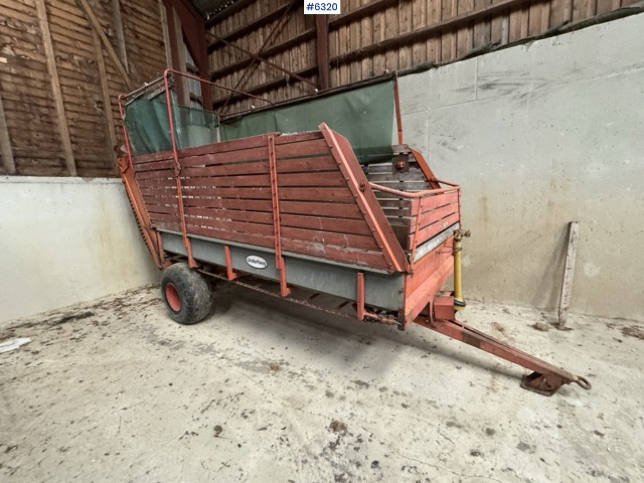 Underhaug 370 unloading wagon with discharge roller - 건초 및 목초 장비 : 사진 2 Underhaug 370 unloading wagon with discharge roller - 건초 및 목초 장비 : 사진 2