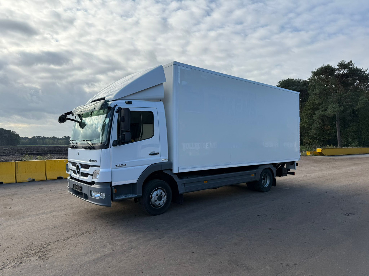 Mercedes Atego 1224 - 박스 트럭 : 사진 1 Mercedes Atego 1224 - 박스 트럭 : 사진 1