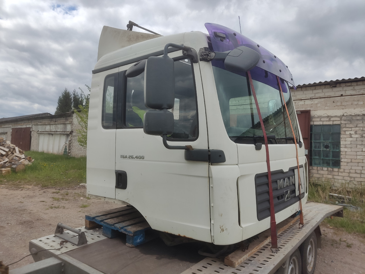 MAN cab F99/L17 - 운전실 : 사진 1 MAN cab F99/L17 - 운전실 : 사진 1