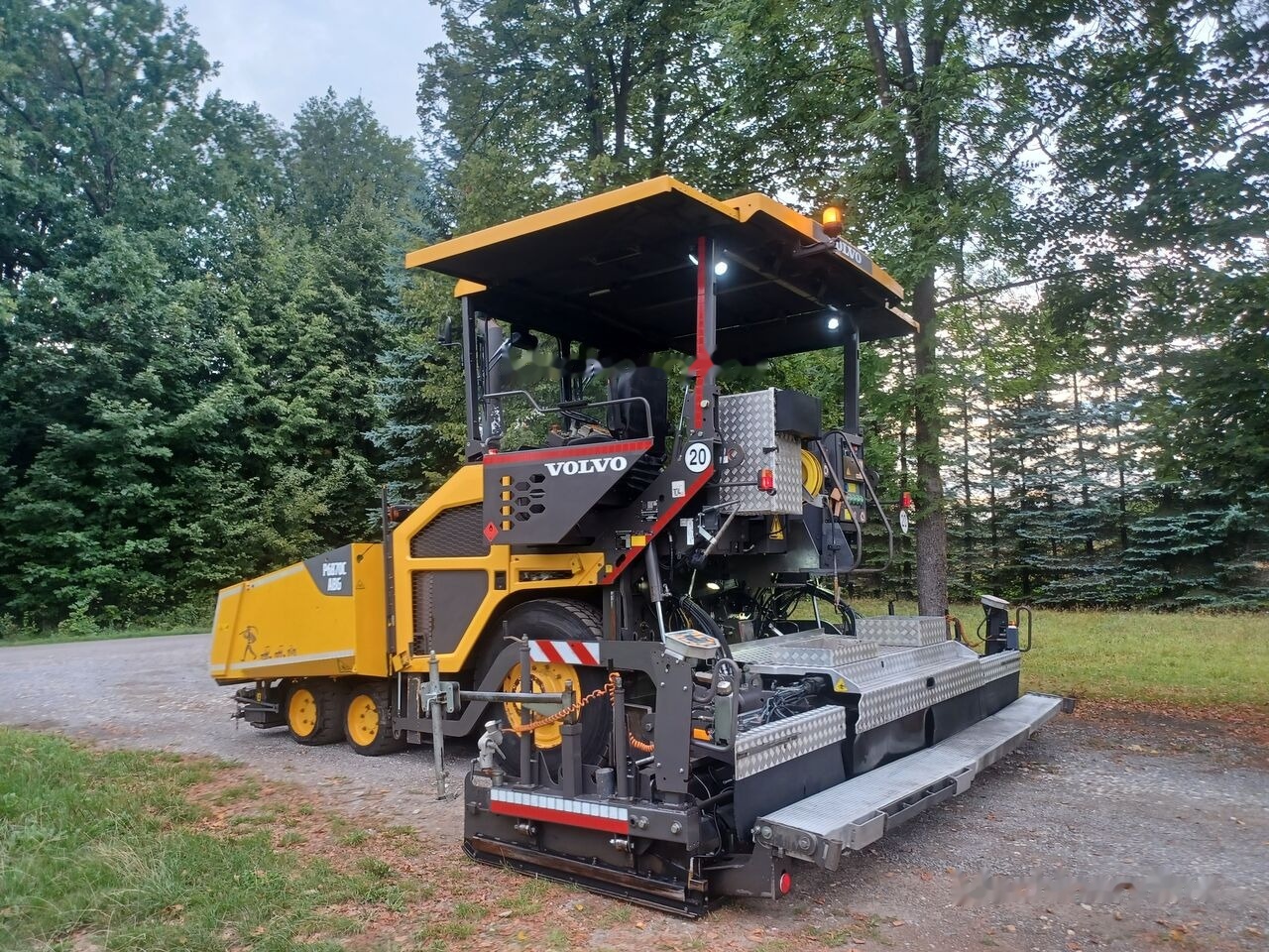 Volvo-ABG P6870C - 아스팔트 포장기 : 사진 3 Volvo-ABG P6870C - 아스팔트 포장기 : 사진 3