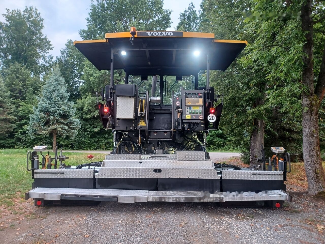 Volvo-ABG P6870C - 아스팔트 포장기 : 사진 2 Volvo-ABG P6870C - 아스팔트 포장기 : 사진 2