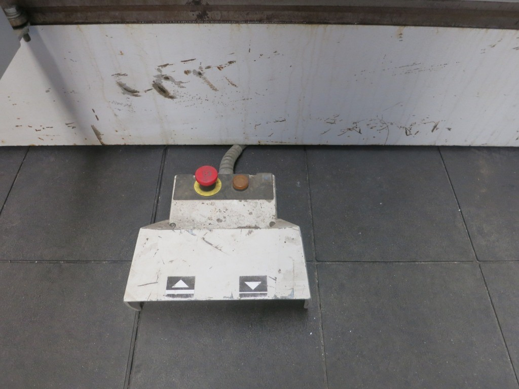 TRUMPF Trubent 3120 - 프레스 브레이크 : 사진 3 TRUMPF Trubent 3120 - 프레스 브레이크 : 사진 3