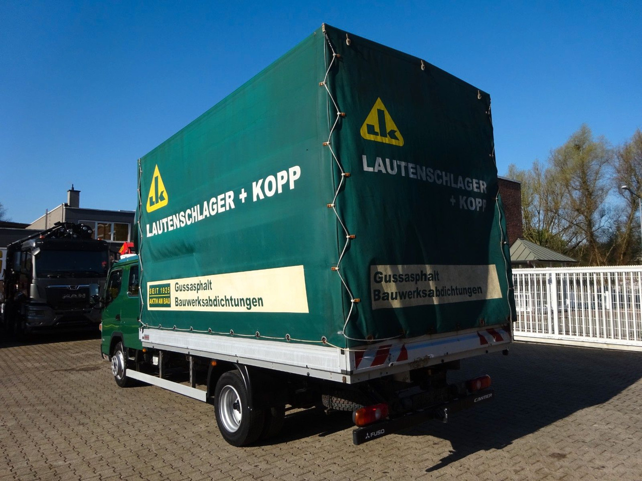FUSO 7C180D Canter mit Doppelkabine 4x2 - 커튼 사이드 밴, 콤비 밴 : 사진 5 FUSO 7C180D Canter mit Doppelkabine 4x2 - 커튼 사이드 밴, 콤비 밴 : 사진 5