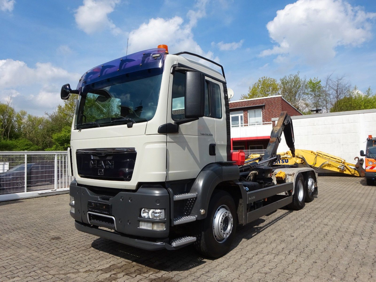 MAN 26.320 Multilift Abroller mit Lift+Lenkachse - 후크 리프트 트럭 : 사진 3 MAN 26.320 Multilift Abroller mit Lift+Lenkachse - 후크 리프트 트럭 : 사진 3