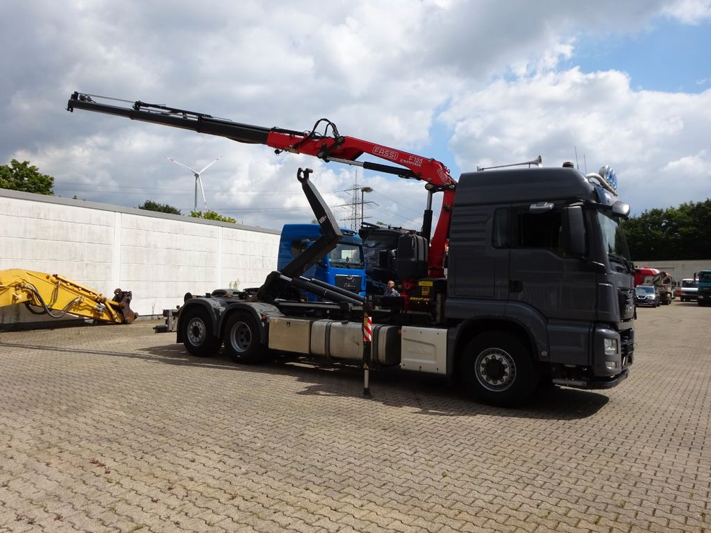MAN 26.500 Abroller + Fassi F125A Kran 6x2-4 Allrad - 후크 리프트 트럭, 크레인 트럭 : 사진 4 MAN 26.500 Abroller + Fassi F125A Kran 6x2-4 Allrad - 후크 리프트 트럭, 크레인 트럭 : 사진 4