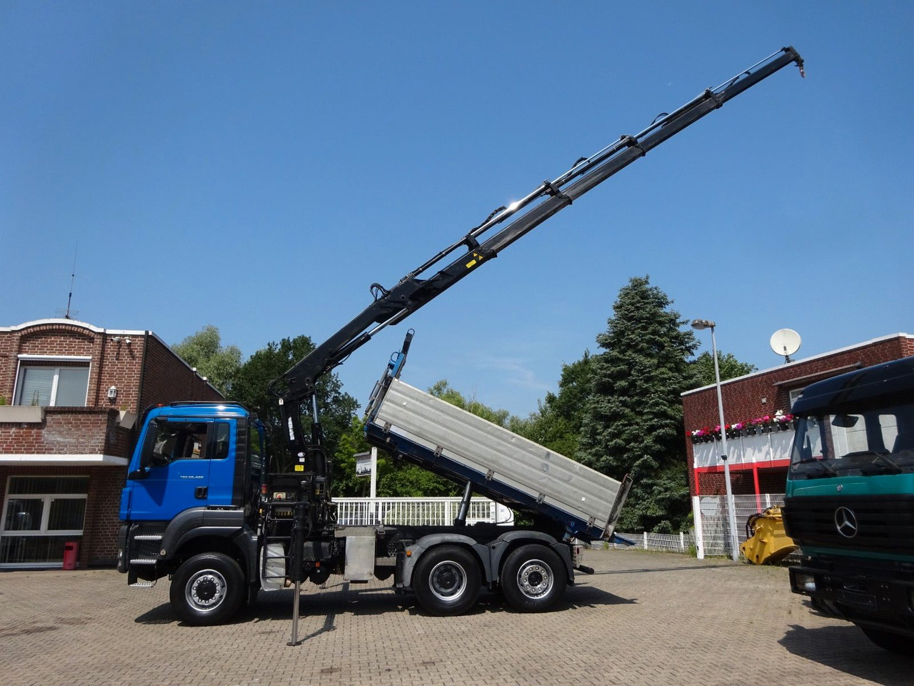 MAN 28.400 TGS 3Skipper+HIAB 166 E-4 HIPRPO 6x4-4 - 덤프트럭, 크레인 트럭 : 사진 2 MAN 28.400 TGS 3Skipper+HIAB 166 E-4 HIPRPO 6x4-4 - 덤프트럭, 크레인 트럭 : 사진 2