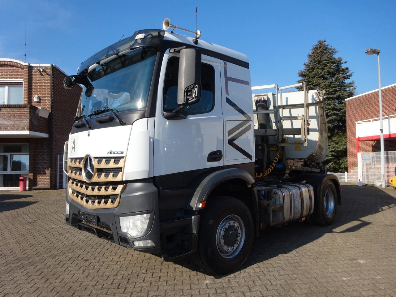 Mercedes-Benz 1851 Arocs SZM 4x2-4 HAD + Hydr. Kipperpumpe Mercedes-Benz 1851 Arocs SZM 4x4 HAD + Hydr. Kipperpumpe - 트랙터 유닛 : 사진 4 Mercedes-Benz 1851 Arocs SZM 4x2-4 HAD + Hydr. Kipperpumpe Mercedes-Benz 1851 Arocs SZM 4x4 HAD + Hydr. Kipperpumpe - 트랙터 유닛 : 사진 4