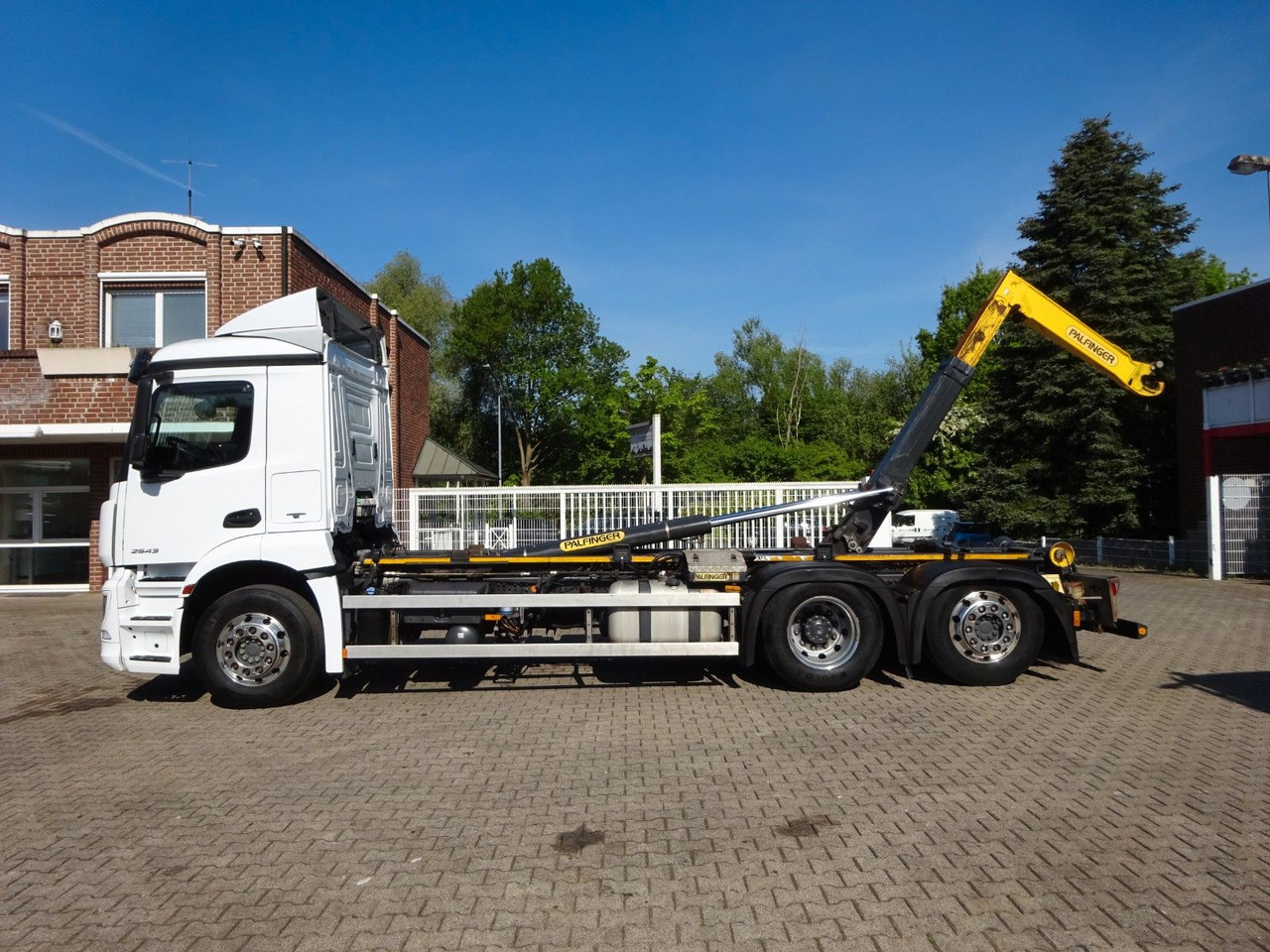Mercedes-Benz 2543 Antos PALFINGER Abroller - 후크 리프트 트럭 : 사진 5 Mercedes-Benz 2543 Antos PALFINGER Abroller - 후크 리프트 트럭 : 사진 5