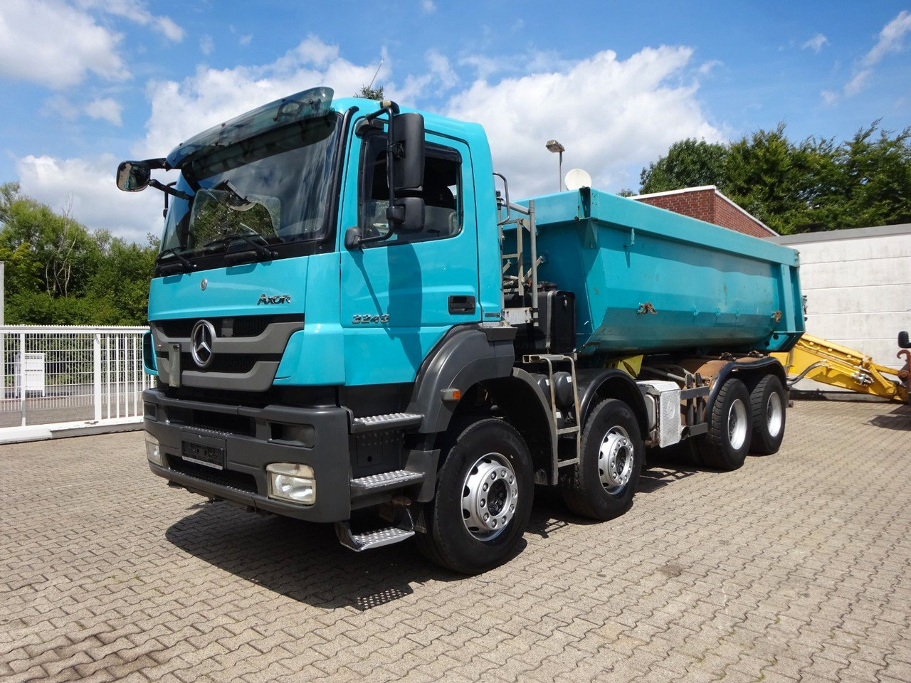 Mercedes-Benz 3240 Axor Muldenkipper 8x4 - 덤프트럭 : 사진 2 Mercedes-Benz 3240 Axor Muldenkipper 8x4 - 덤프트럭 : 사진 2