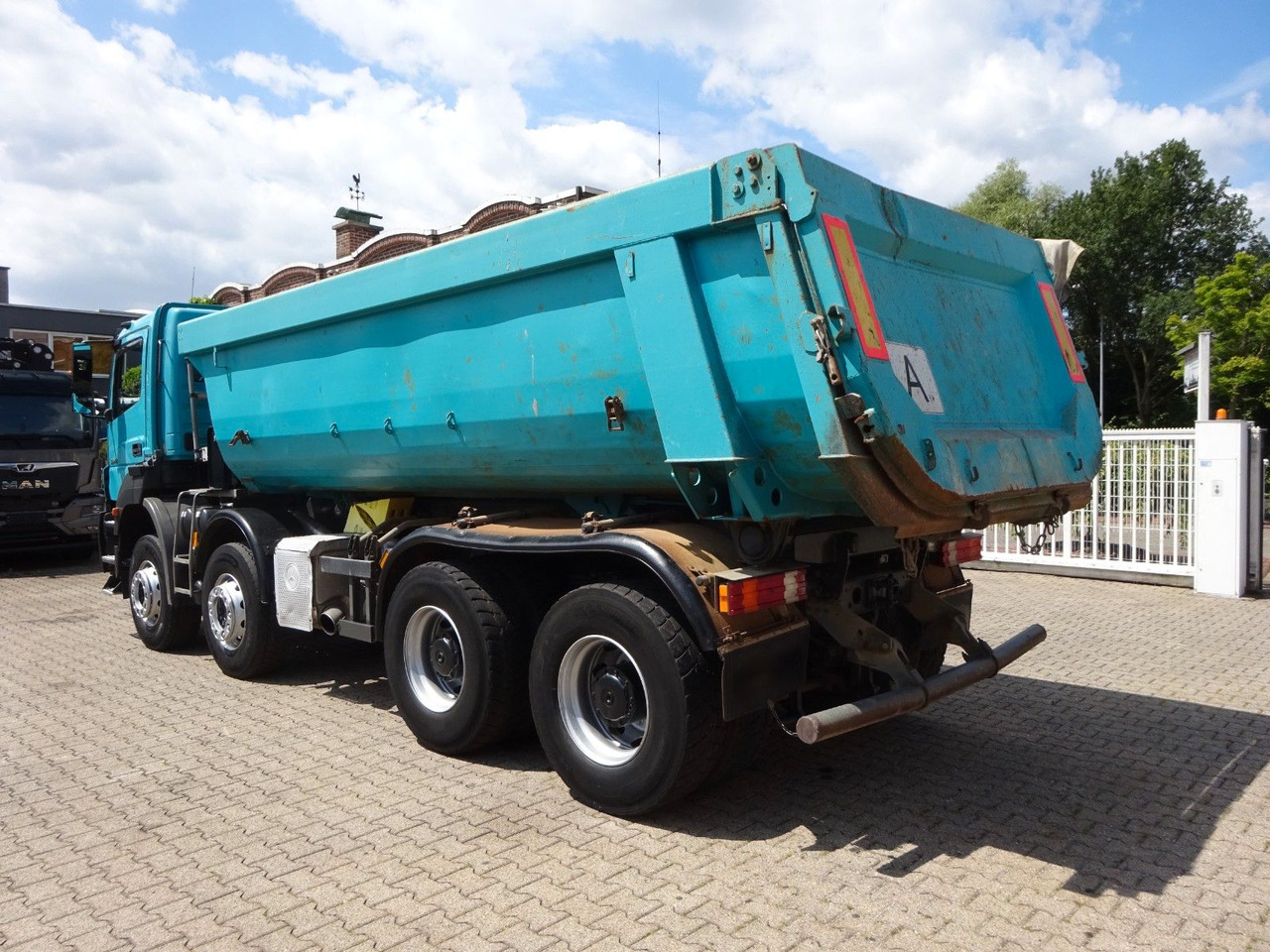 Mercedes-Benz 3240 Axor Muldenkipper 8x4 - 덤프트럭 : 사진 5 Mercedes-Benz 3240 Axor Muldenkipper 8x4 - 덤프트럭 : 사진 5
