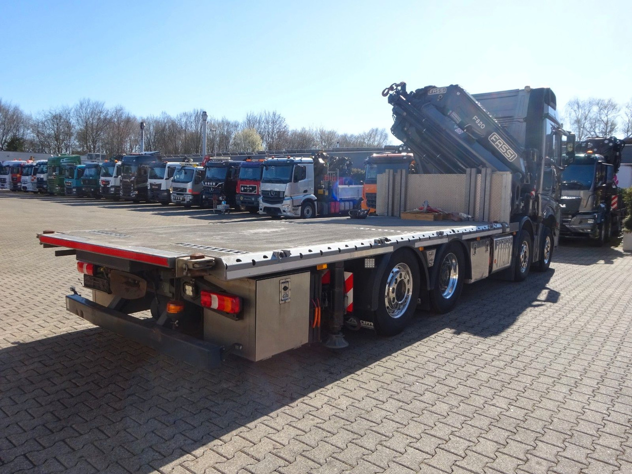 신규 크레인 트럭, 드롭사이드/ 플랫베드 트럭 Mercedes-Benz 3453  Plattform + Fassi F820 Kran  8x2 Mercedes-Benz 3453 FASSI F820 Kran 8x Hydr. Ausschub : 사진 13