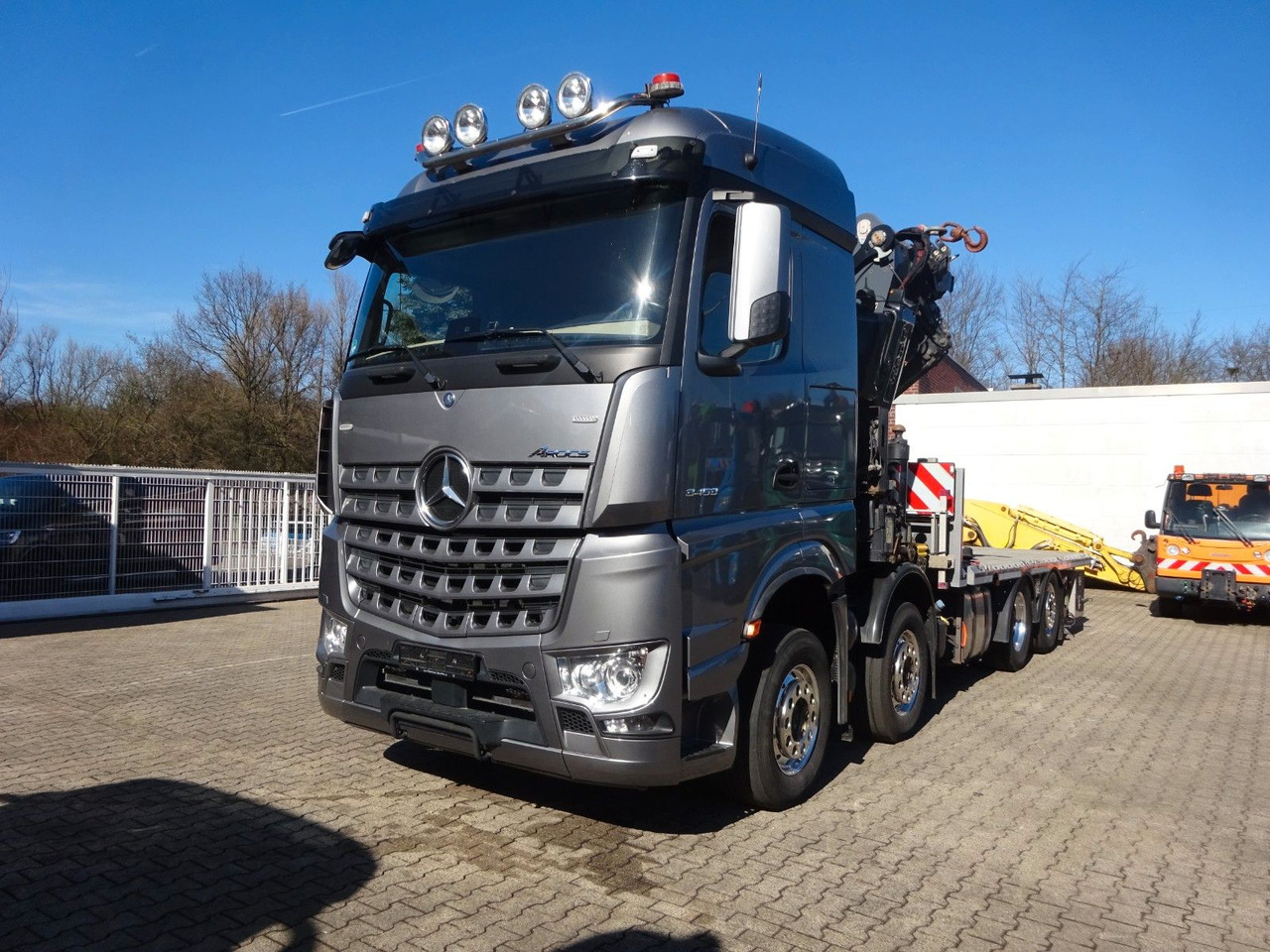 신규 크레인 트럭, 드롭사이드/ 플랫베드 트럭 Mercedes-Benz 3453  Plattform + Fassi F820 Kran  8x2 Mercedes-Benz 3453 FASSI F820 Kran 8x Hydr. Ausschub : 사진 9
