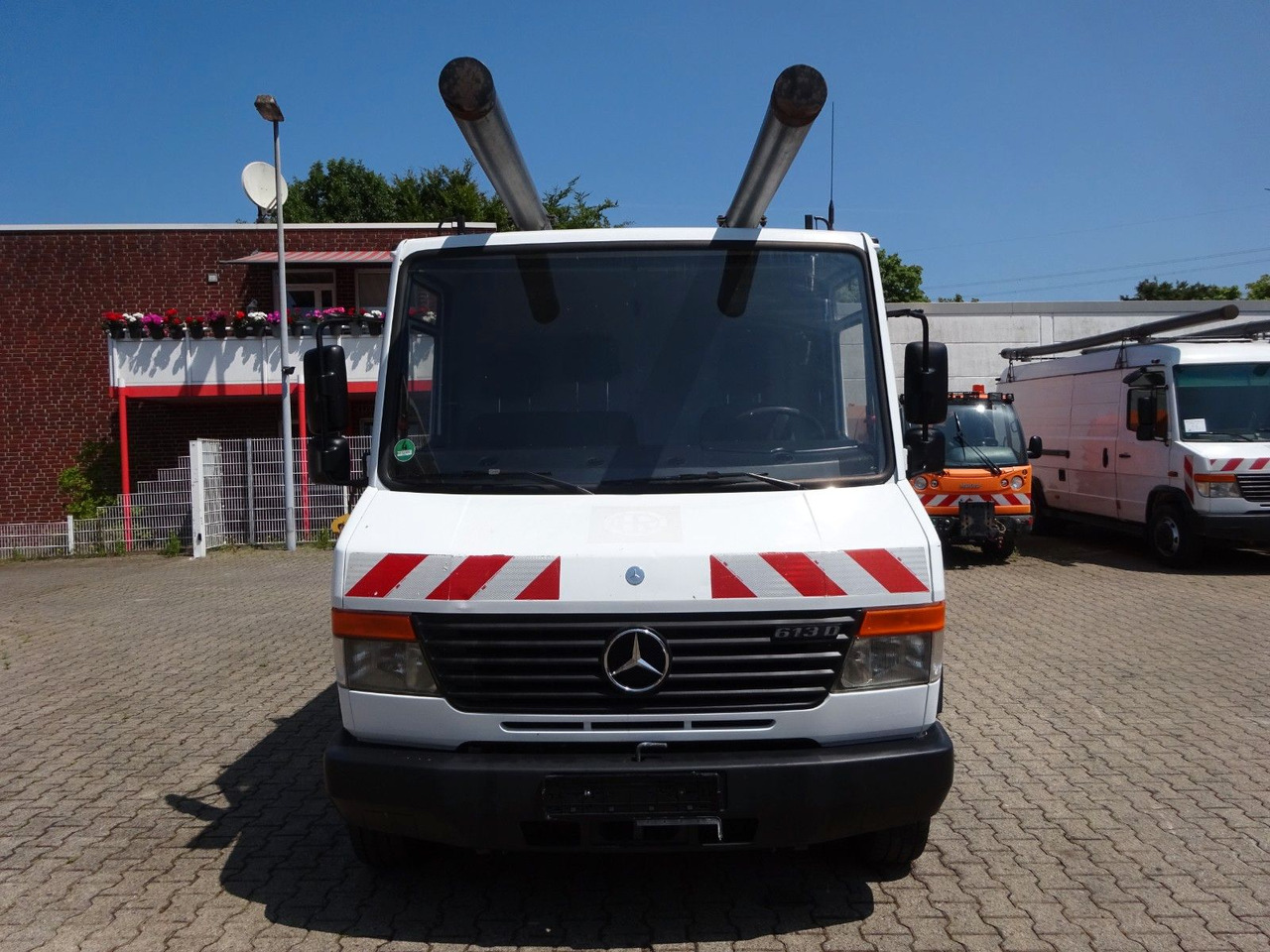 Mercedes-Benz 613D Vario Kasten 4x2 - 패널 밴 : 사진 4 Mercedes-Benz 613D Vario Kasten 4x2 - 패널 밴 : 사진 4