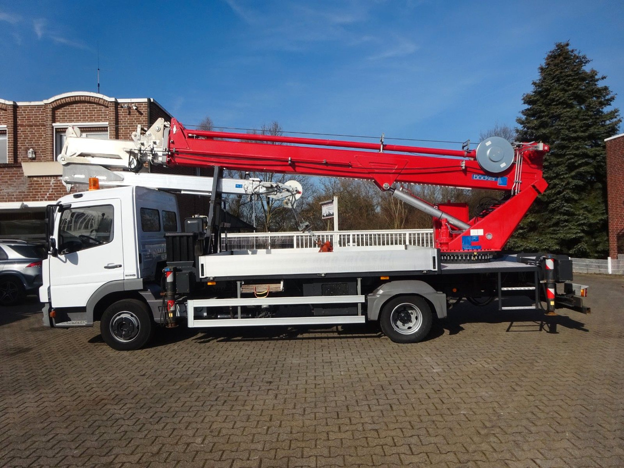 Mercedes-Benz 818 Atego + Böcker AK 32 Meter Dachdeckerkran - 크레인 트럭 : 사진 3 Mercedes-Benz 818 Atego + Böcker AK 32 Meter Dachdeckerkran - 크레인 트럭 : 사진 3