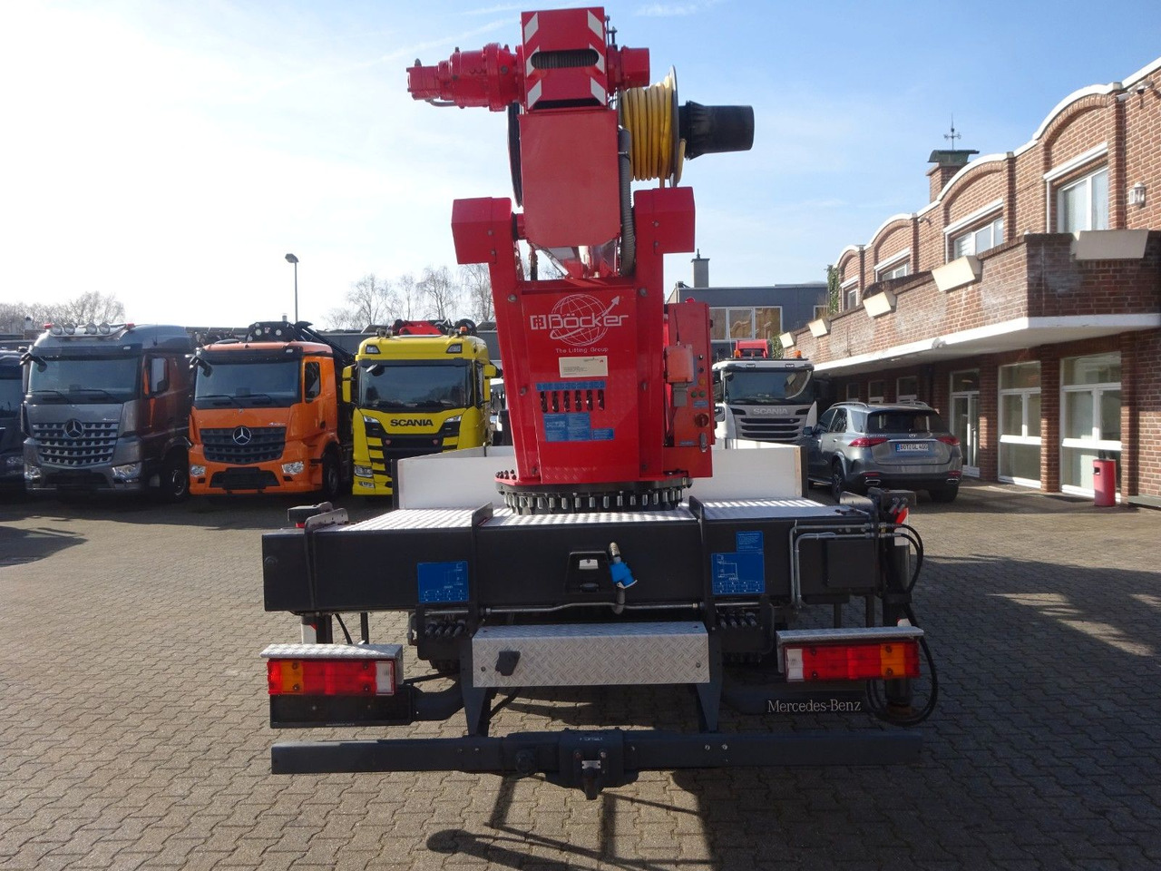 Mercedes-Benz 818 Atego + Böcker AK 32 Meter Dachdeckerkran - 크레인 트럭 : 사진 5 Mercedes-Benz 818 Atego + Böcker AK 32 Meter Dachdeckerkran - 크레인 트럭 : 사진 5