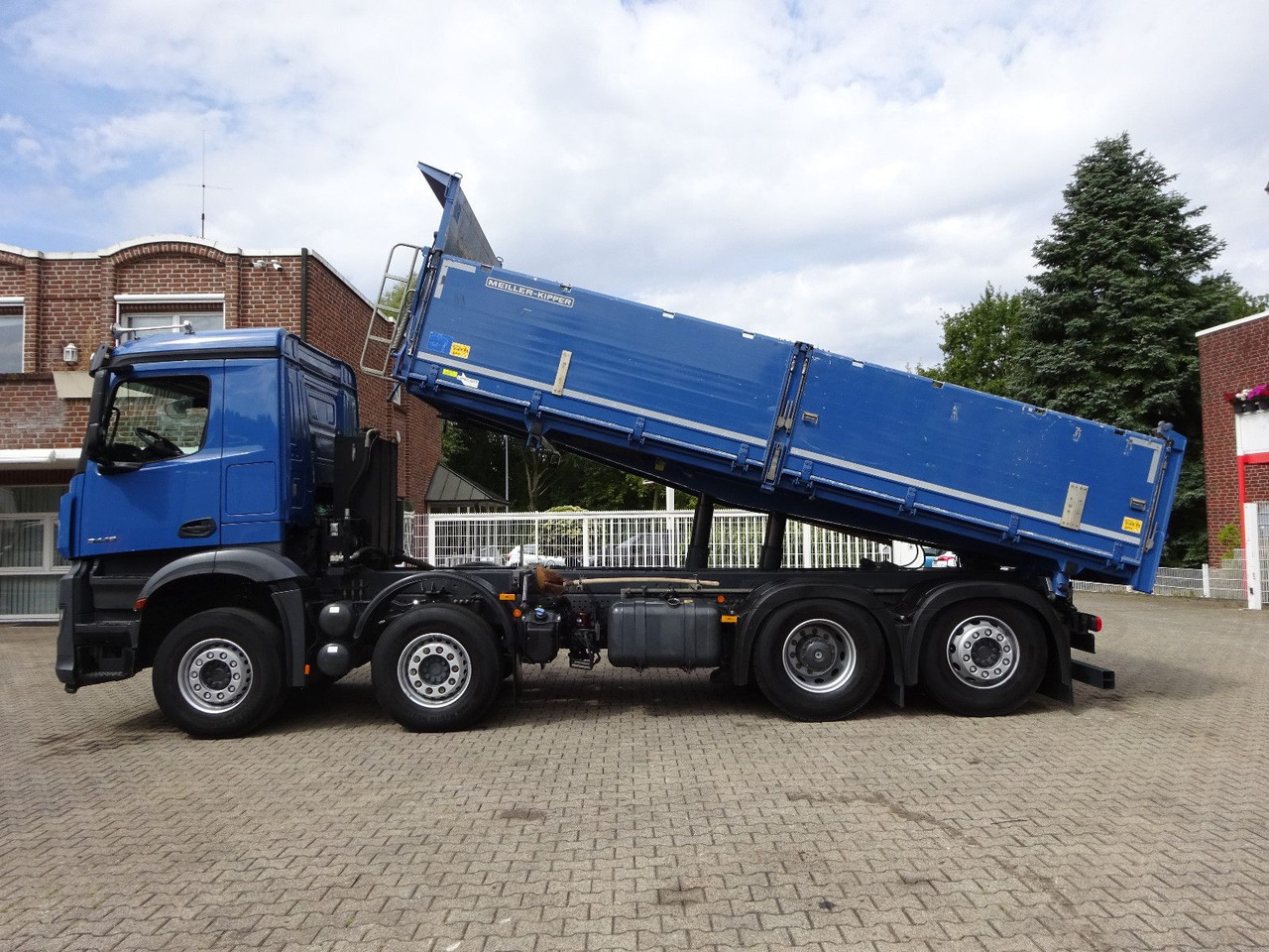 Mercedes-Benz Arocs 3446 MEILER 3 Seitenkipper 8x2 - 덤프트럭 : 사진 2 Mercedes-Benz Arocs 3446 MEILER 3 Seitenkipper 8x2 - 덤프트럭 : 사진 2